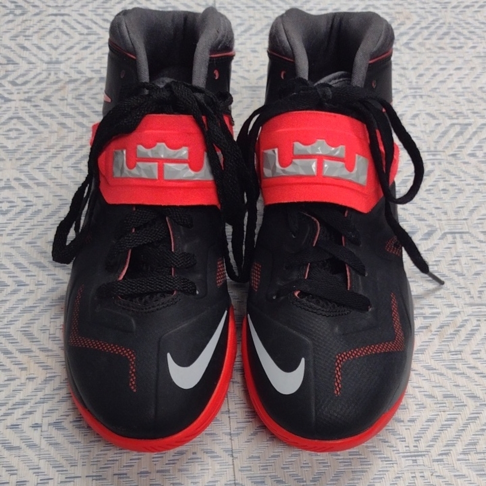Nike Nike Zoom LeBron Soldier 7basketball shoes in black,bright crimson and grey - Picture 1 of 12
